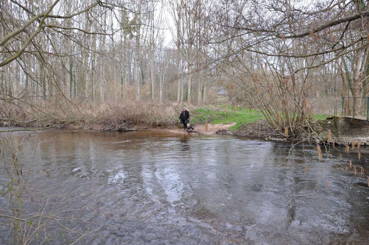 Canal Du Nivernais Gites Le Champ Radis Marigny-sur-Yonne Exteriör bild